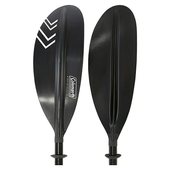 Sevylor Doppelpaddel - Fiberglas, Material Blatt: Polypropylen, Zerlegbar - Nahaufnahme von zwei schwarzen Coleman Paddeln. Sie sind für Kajaks und Kanus geeignet und haben ein robustes Design für optimale Leistung auf dem Wasser.