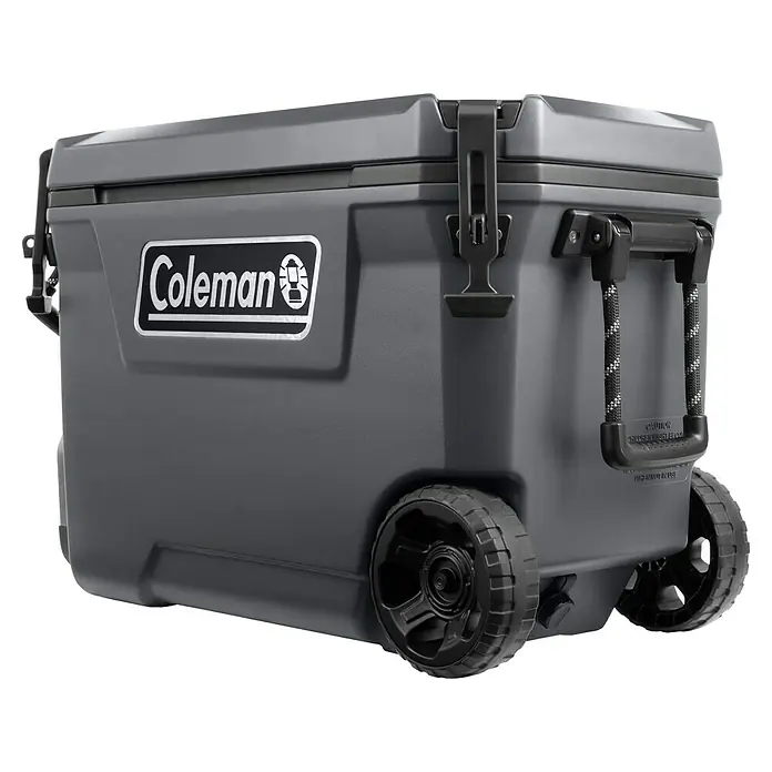 Coleman Kühlbox Convoy QT65 - L x B x H: 38 x 73 x 47 cm, Schwarz, 66 l - Grauer Coleman Kühlwagen mit Rädern und Coleman Logo, ideal für Outdoor-Aktivitäten und zum Transport von Lebensmitteln und Getränken.