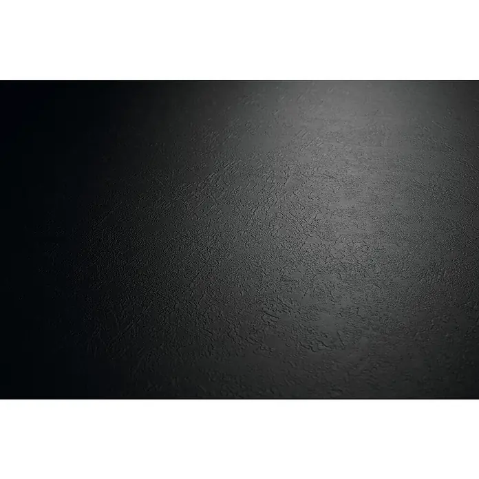 Egger Laminat Aquadura+ - Titanit sandbeige, 1.292 x 327 x 7,5 mm - Nahaufnahme einer strukturierten, schwarzen Oberfläche, die Tiefe und Eleganz ausstrahlt. Perfekt als Hintergrund oder Textur für Designprojekte.