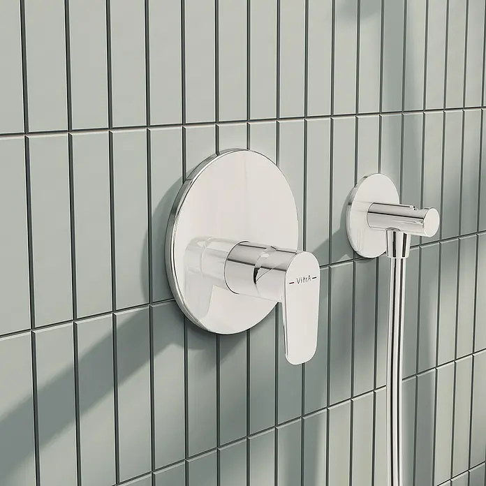 VitrA Flow Soft Brausearmatur - Chrom, Glänzend, Ausladung Armatur: 88 mm, Ohne Hülse - Chromfarbener, wandmontierter Duschmischer mit Hebelgriff und separatem Schlauchhalter.
