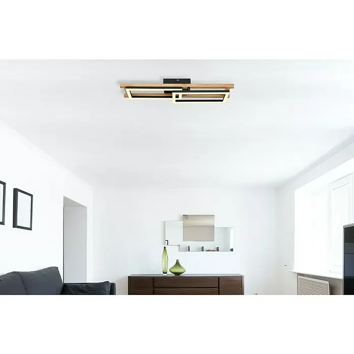Globo LED-Deckenleuchte - 20 W, L x B x H: 69 x 36,5 x 10,5 cm, Schwarz - Moderne Deckenleuchte mit Holz- und Metallelementen in einem hellen Wohnraum, die ein warmes, einladendes Licht verbreitet.