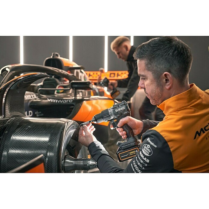 DeWalt Taladro atornillador percutor de batería McLaren DCD85MM2T (18 V, 2 baterías, 4 Ah, 90 Nm) | BAUHAUS