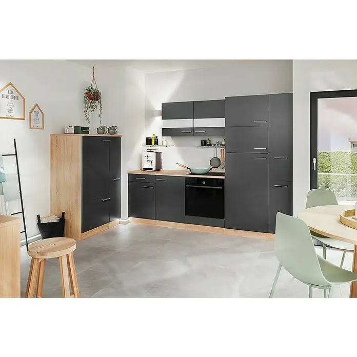 Respekta Merle Hängeschrank - B x T x H: 110 x 34,6 x 56,1 cm, Grau - Helle Küche mit grauen Schränken und Holzelementen, die eine moderne und einladende Atmosphäre schafft. Perfekt für Kochliebhaber.