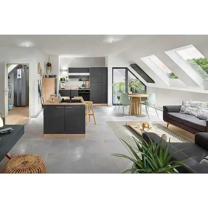 Respekta Merle Hängeschrank - B x T x H: 110 x 34,6 x 56,1 cm, Grau - Ein modernes Interieur mit einer Kücheninsel in Anthrazit und Holzakzenten, ergänzt durch einen Essbereich unter Dachfenstern. Stilvolles Wohnambiente.
