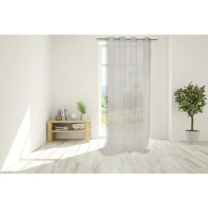 Visillo para ventana Maglia - An x Al: 140 x 250 cm, 100% poliéster, Gris - Una habitación luminosa con una ventana adornada con una elegante cortina gris, que filtra suavemente la luz entrante.
