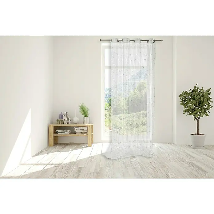 Visillo para ventana Lorenzo - An x Al: 140 x 250 cm, 100% poliéster, Gris - Una habitación luminosa con una cortina transparente que permite una vista exterior, complementada con una mesa pequeña y una planta en maceta.