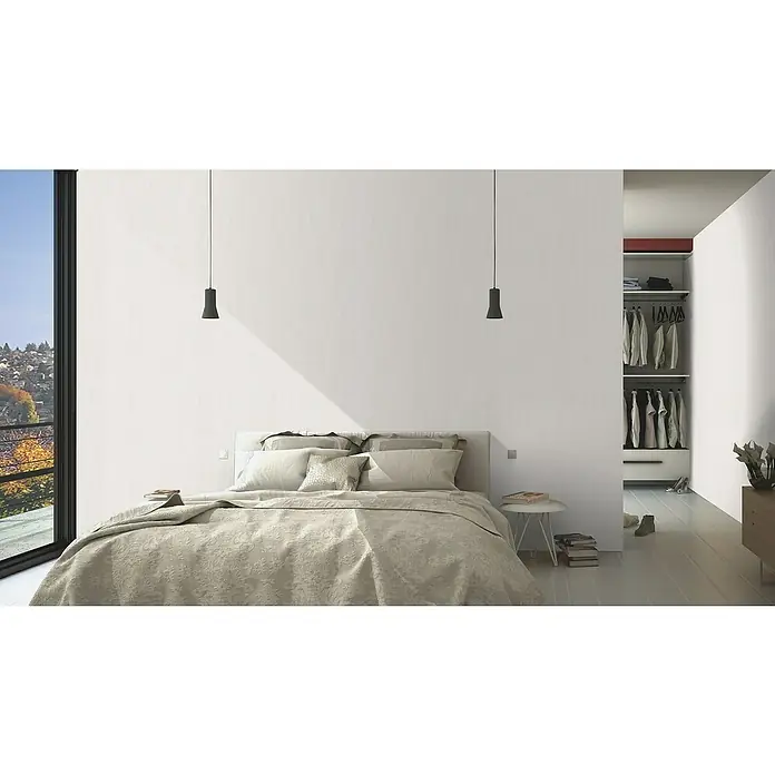Rasch Vliestapete - Weiß, 10,05 x 0,53 m - Helle beige Wandverkleidung mit subtiler Textiltextur in einem modernen Schlafzimmer.