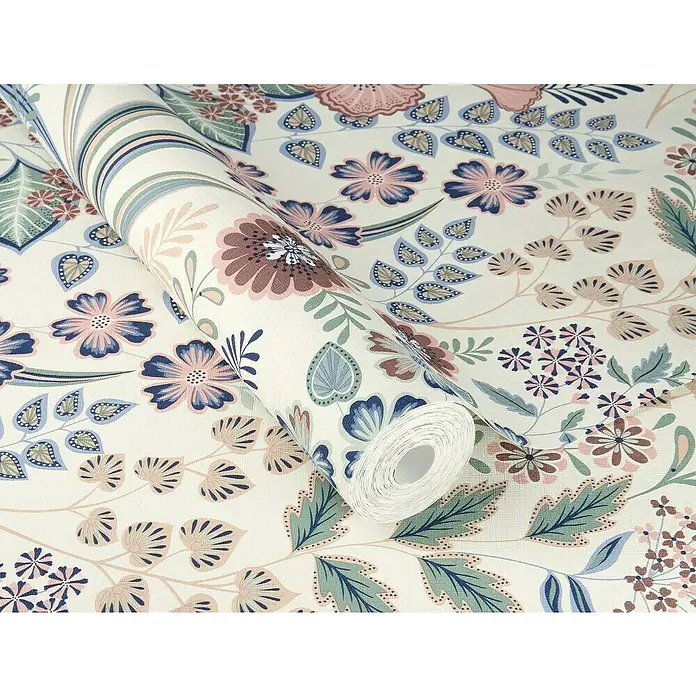 Rasch Selection Vliestapete Vinyl - Pastell/Hellrosa, Floral, 10,05 x 0,53 m - Nahaufnahme einer Rolle cremefarbener Blumentapete mit rosa, blauen und braunen Blumen und grünen Blättern.