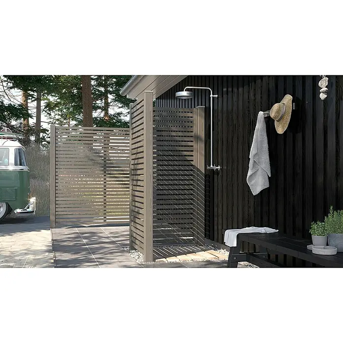 Plus Pfostenkappe Classic - 9,1 x 9,1 cm - Stilvolle Gartendusche mit Holzwänden und praktischer Ablagebank für ein entspanntes Duscherlebnis im Freien.