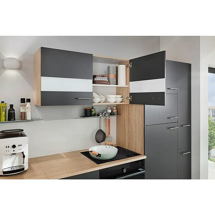 Respekta Merle Hängeschrank - B x T x H: 110 x 34,6 x 56,1 cm, Grau - Moderne Küche mit grauen und holzfarbenen Schränken, offenen Fächern und einer Kochstelle mit Pfanne. Elegantes Design für stilvolles Kochen.