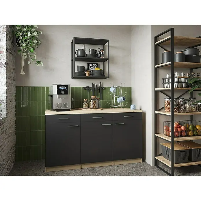 Respekta Merle Unterschrank - B x T x H: 150 x 60 x 85 cm, Schwarz - Elegante Küchenzeile mit dunklen Schränken, hellen Arbeitsplatten und einem modernen Kaffeevollautomaten. Praktische Regale bieten zusätzlichen Stauraum.