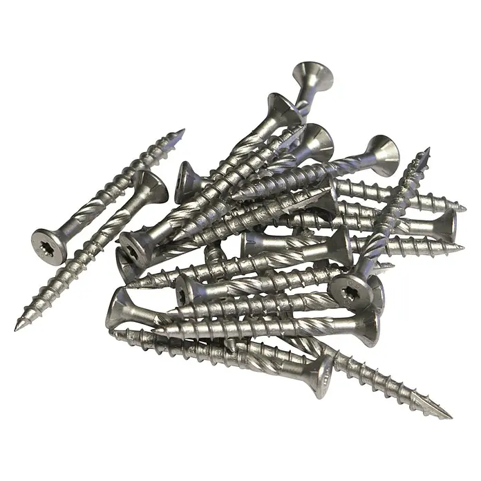 Plus Ersatzschrauben für Montage auf Pfosten 4 x 50 mm, 4 x 70 mm - Silber, 34 Stk. - Nahaufnahme einer Sammlung von silberfarbenen Holzschrauben mit Torx-Antrieb, ideal für Bau- und Heimwerkerprojekte.