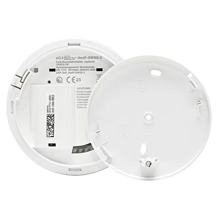 Homematic IP Rauchwarnmelder mit Q-Label - Durchmesser: 11,5 cm, Batterielaufzeit: 10 Jahre, Alarmsignal: 85 dB - Aufnahme eines geöffneten eQ-3 HmIP-SWSD-2 Funk-Rauchwarnmelders (optisch) mit abgenommener Abdeckung.