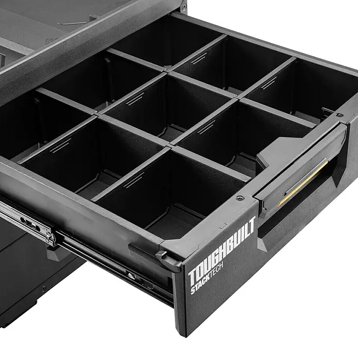 ToughBuilt StackTech Werkzeugkasten mit 3 Schubladen - L x B x H: 40 x 53 x 39 cm, Kunststoff - Ein schwarzes Toughbuilt Stacktech Schubladenelement mit Fächern zur Aufbewahrung von Werkzeugen und Zubehör.