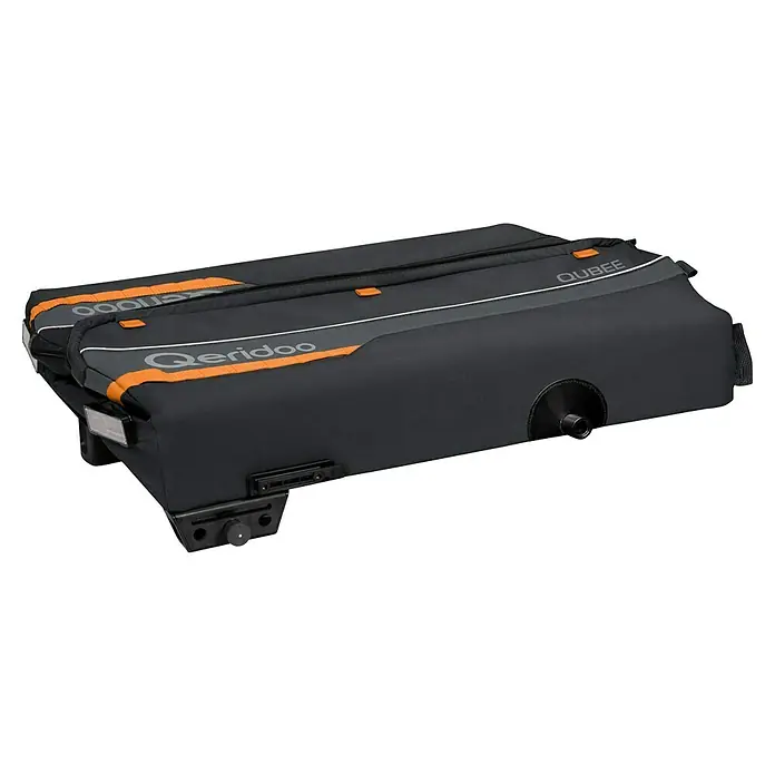 Qeridoo Fahrradanhänger Qubee L - Max. zulässiges Gesamtgewicht: 50 kg, grau, 130 l - Abgebildeter Qeridoo QUBEE Kinderfahrradanhänger in Schwarz und Grau mit orangen Akzenten für sichere und komfortable Fahrten.