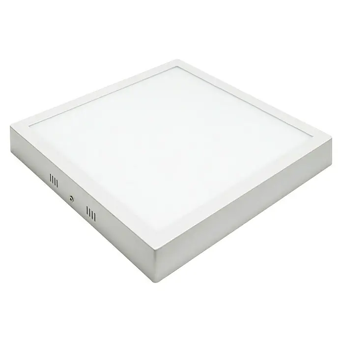 Alverlamp Downlight LED empotrable - 40 W, L x An x Al: 40 x 40 x 4 cm, Blanco cálido - Primer plano de una lámpara de techo LED cuadrada en blanco. Este panel de luz es ideal para interiores modernos y proporciona una iluminación brillante y uniforme.