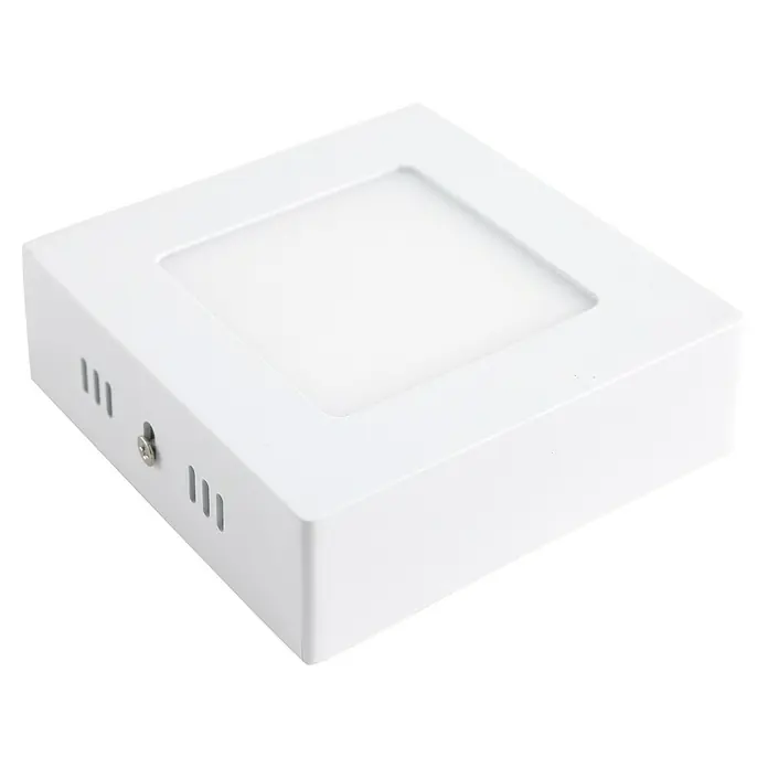Alverlamp Downlight LED empotrable - 6 W, L x An x Al: 12 x 12 x 3,2 cm, Blanco cálido - Primer plano de una lámpara de techo LED cuadrada blanca.
