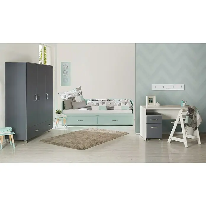Phönix Miami Drehtürschrank - L x B x H: 52 x 146 x 200 cm, Grau - Schlafzimmer mit mintgrünem Bett mit Schubladen, großem Kleiderschrank und weißem Schreibtisch mit Stuhl.