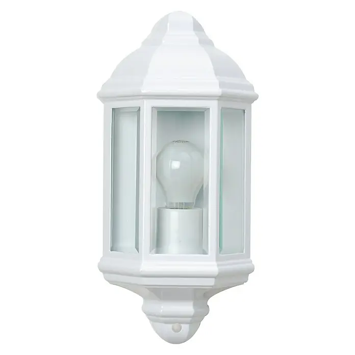 Aplique exterior Hamar - 60 W, 17,2 x 10 x 36,5 cm, Blanco, IP33 - Primer plano de una lámpara de pared blanca para exteriores con paneles de vidrio transparente y una bombilla en el interior.