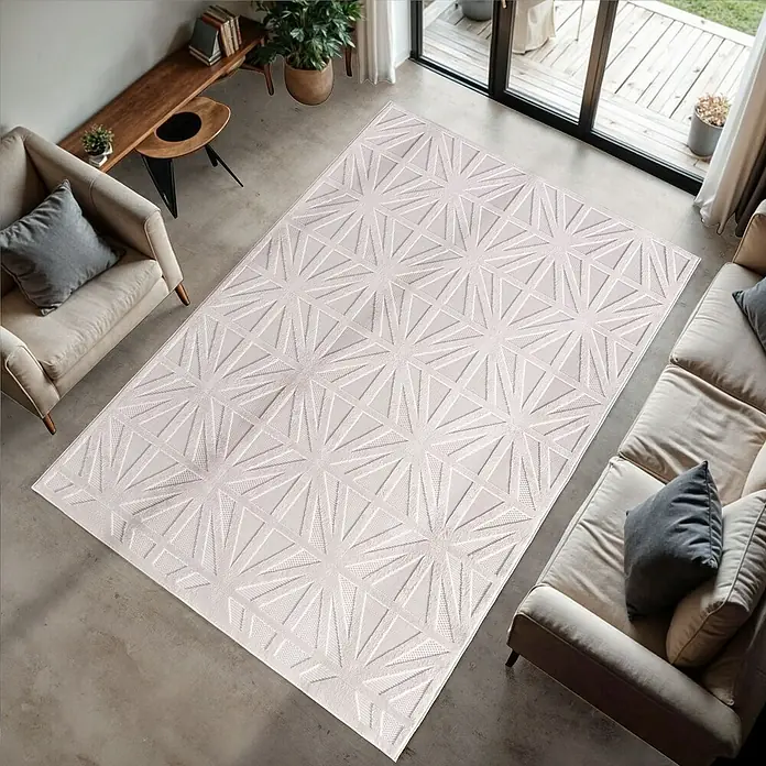 Kurzflorteppich Doha 1655 - Creme, 370 x 280 cm, 100 % Polypropylen - Beige Teppich mit geometrischem Muster im Wohnzimmer. Der Teppich verleiht dem Raum eine moderne Note.