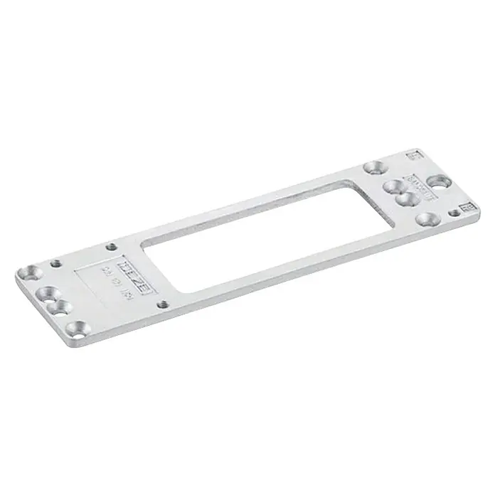 GEZE Montageplatte TS 2000 - L x B x H: 226 x 60 x 47 mm, Passend für: für Feuerschutztür und Rauchschutztür, Silber - Eine silberne IDEC-Montageplatte mit rechteckiger Aussparung und mehreren Befestigungslöchern zur sicheren Installation von Geräten.