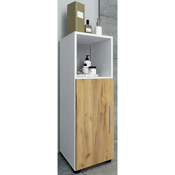 VCM Flandu Midischrank - B x T x H: 31 x 32 x 93 cm, Weiß/Honig-Eiche, Matt - Ein Badezimmerschrank mit einem offenen Regal oben und einer Holztür unten, gefüllt mit Kosmetikprodukten und Pflegeartikeln.