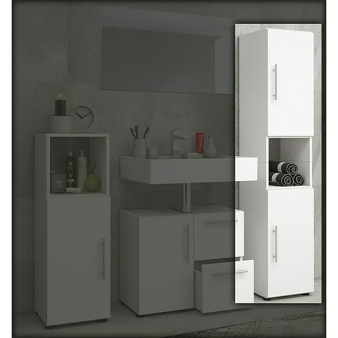 VCM Flandu Hochschrank - B x T x H: 31 x 30 x 160 cm, Weiß, Matt - Badezimmer-Interieur mit einem Waschbecken, einem Spiegelschrank und einem weißen Hochschrank zur Aufbewahrung von Handtüchern und Badutensilien.