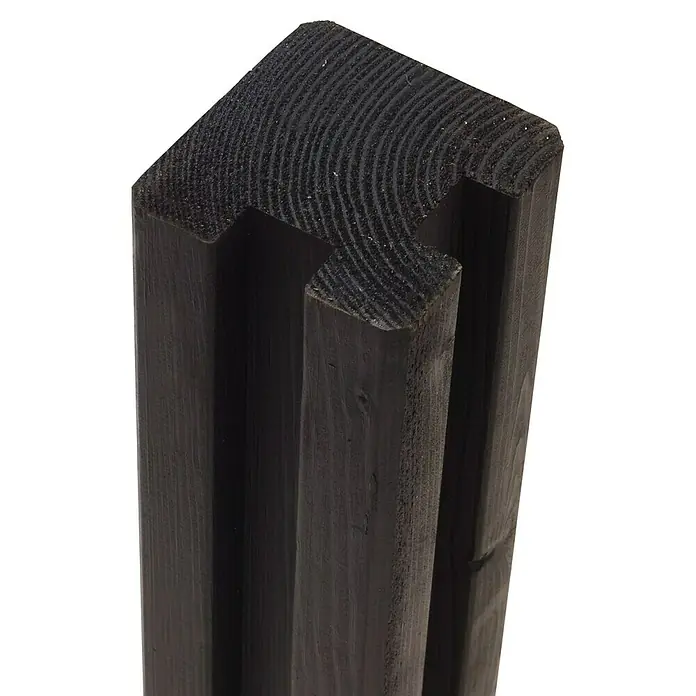 Plus Holzpfosten 2 Nuten Ecke - L x B x H: 268 x 9 x 9 cm, Kiefer, Schwarz RAL 9005 - Nahaufnahme eines Holzpfostens mit einzigartigem Profil, ideal für stilvolle Zaun- oder Geländerkonstruktionen. Dunkle Holzmaserung und präzise Verarbeitung.