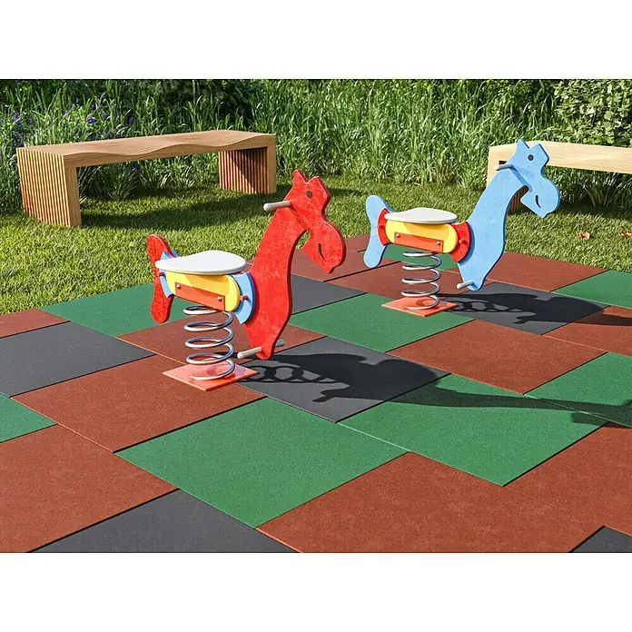 Steckverbinder für Fallschutzmatten 100er Pack - Gesamtstückzahl: 100 Stk., Passend für: Fallschutzmatten - Zwei bunte Federwippen in Pferdeform auf einem Spielplatz mit roten, grünen und schwarzen Fallschutzplatten in einem Park mit Bänken.