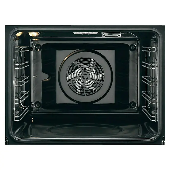 AEG Horno empotrado BEE435111M - Número de tipos de calentamiento: 9 ud., Volumen horno: 72 l - Vista interior de un horno de convección negro con ventilador y rejillas metálicas. Distribución óptima del calor para resultados perfectos.