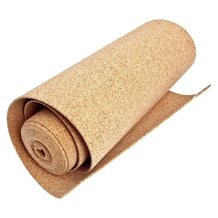 Rollos de corcho Multiusos - L x An x Al: 5 m x 50 cm x 4 mm - Tablero de corcho enrollado. El tablero de corcho es de color marrón claro y tiene una textura fina e irregular. Está enrollado y sobre una superficie blanca.