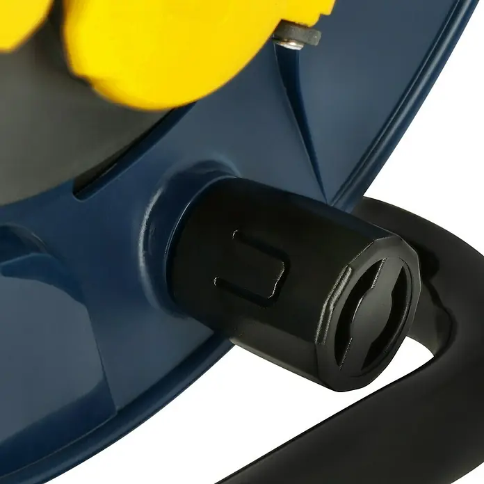 Profi Depot Kabeltrommel - Kunststoff, 20 m, H07RN-F, IP44 - Detailaufnahme eines blauen Geräts mit einem schwarzen Einstellknopf zur Anpassung. Fokus auf die präzisen Einstellmöglichkeiten des Werkzeugs.