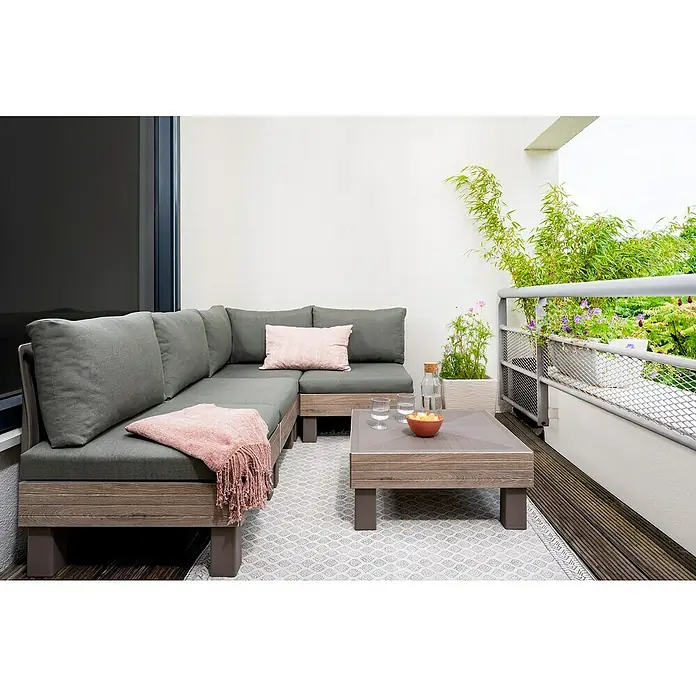 Keter Elements Respaldo de respaldo con cojín - L x An x Al: 60 x 17 x 57 cm, Madera/Verde - Acogedor diseño de patio con sofá esquinero gris y mesa a juego sobre una alfombra estampada, perfecto para relajarse al aire libre.