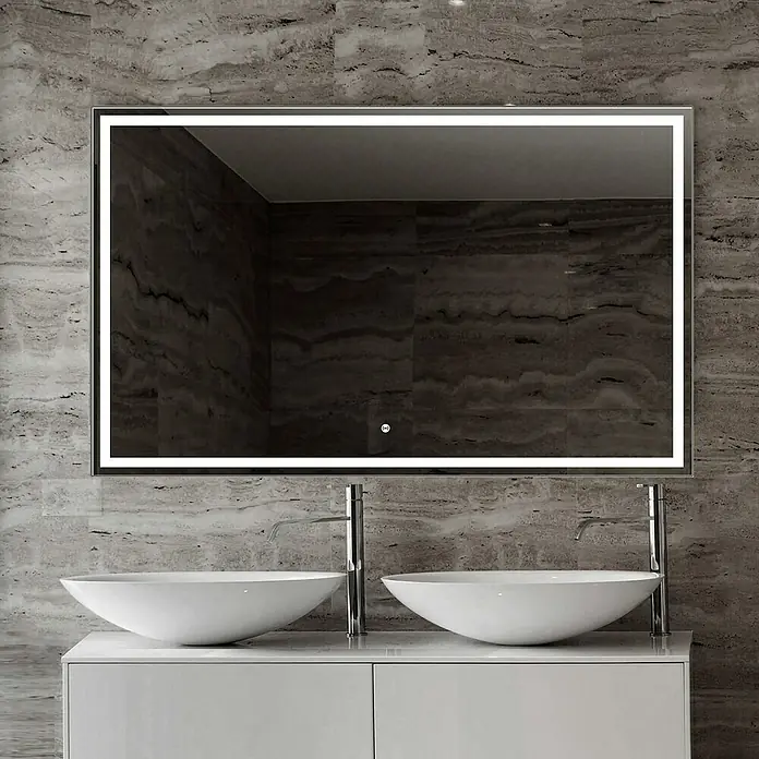 Camargue Espejo con luz Lisbeth - 100 x 80 cm, Acero, Con sensor de movimiento - Espejo iluminado sobre lavabos dobles en un tocador de baño moderno, que ofrece un diseño de baño elegante.