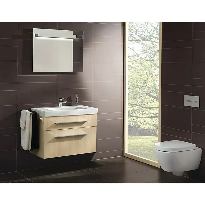 Villeroy & Boch Subway WC-Sitz Compact - Duroplast, Weiß, Mit Absenkautomatik - Modernes Badezimmer-Interieur mit Waschtischunterschrank, Spiegel mit Beleuchtung und wandhängendem WC. Elegantes Design und hochwertige Ausstattung.