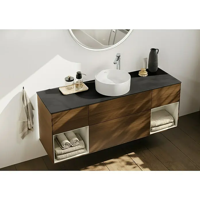 Villeroy & Boch Subway 3.0 Lichtspiegel - Durchmesser: 91 cm, BiColour - Moderner Waschtisch in Holzoptik mit dunkler Platte, weißem Aufsatzwaschbecken und offener Ablage für Handtücher.