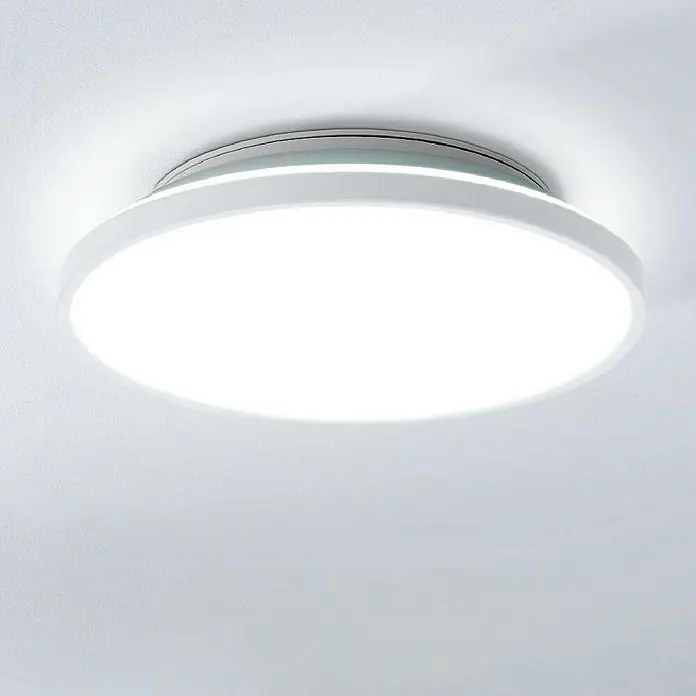 Eglo LED-Deckenleuchte rund - Ø x H: 31,5 x 4,5 cm, Neutralweiß - Diese Aufnahme zeigt eine LED-Deckenleuchte mit einem runden, flachen Design, die ein helles, gleichmäßiges Licht ausstrahlt und modern wirkt.