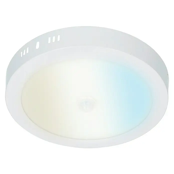 Panaled Downlight empotrable LED redondo con sensor Ofis - 18 W, Ø x Al: 22 x 3,5 cm, Blanco - Primer plano de una lámpara de techo redonda blanca con detector de movimiento integrado y un sutil degradado en la superficie iluminada.