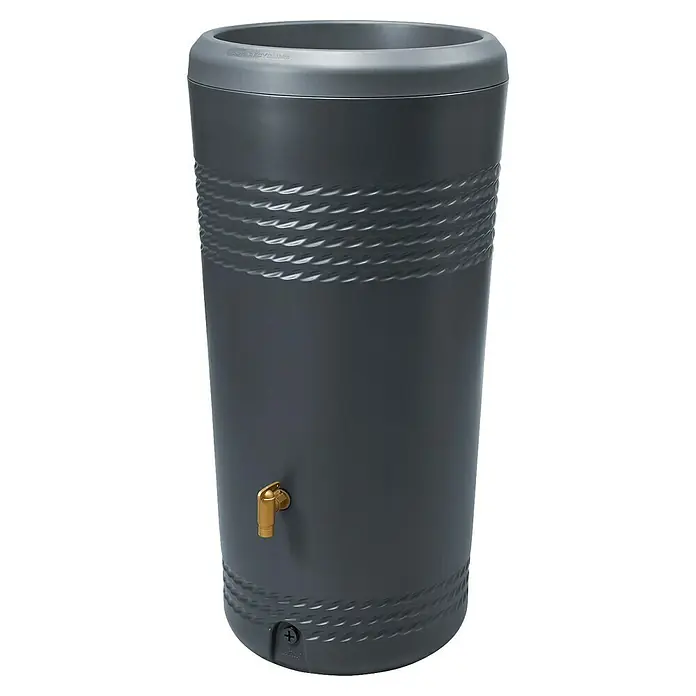 4rain Regenspeicher Milo - 230 l, Graphitgrau, 1 Stk. - Ein stilvoller, dunkelgrauer Regenspeicher mit dekorativer Struktur und einem goldenen Wasserhahn, ideal zur Wassergewinnung im Garten.