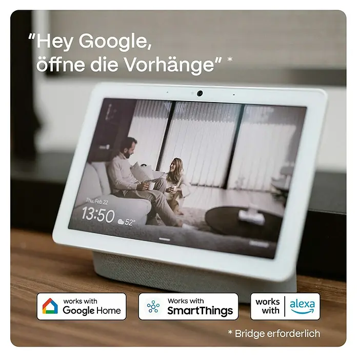 Vorhangschiene MotionBlinds Zentralöffnung Elektrisch - Anzahl Läufe: 1 Stk., 400 cm, Weiß - Nahaufnahme eines Google Nest Hub Smart-Displays, das "Hey Google, öffne die Vorhänge" anzeigt und mit Google Home, SmartThings und Alexa kompatibel ist.