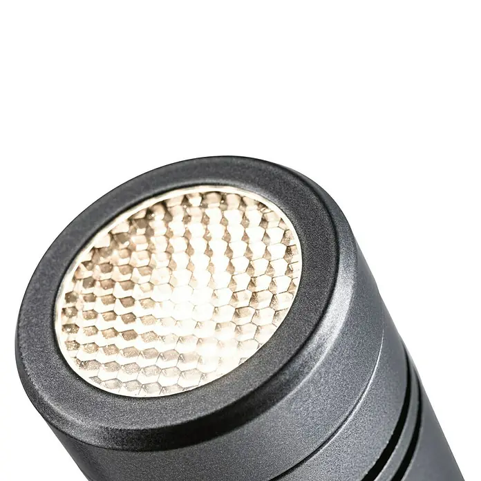 Paulmann Plug & Shine LED-Gartenspot Radon - 12,5 W, IP65, Warmweiß, Grau - Nahaufnahme eines LED-Scheinwerfers mit Wabengitter für gerichtetes Licht, ideal für Fotografie und Videografie. Solide Bauweise, präzise Lichtsteuerung.