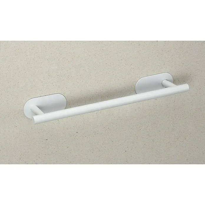 Wenko Orea Toallero de barra - Blanco - Un toallero blanco con extremos redondeados está montado en una pared clara moteada, añadiendo simplicidad y utilidad.
