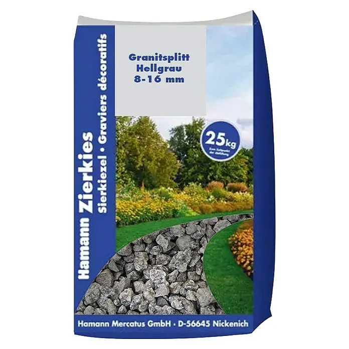 Hamann Mercatus Granitsplitt - Hellgrau, Körnung: 8 mm - 16 mm, 25 kg - Sack mit hellgrauem Granitsplitt (8-16 mm) für dekorative Gartengestaltung, auf einem Weg dargestellt.