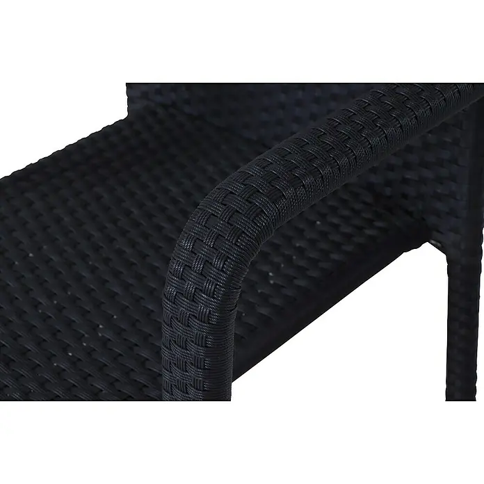 Gardamo Stapelstuhl Minas im Set - 2 Stk., 100% Polyethylen, Schwarz, B x T x H: 56 x 60 x 83 cm - Detailaufnahme eines schwarzen Rattansessels. Die geflochtene Textur und das Design des Sessels sind gut sichtbar.