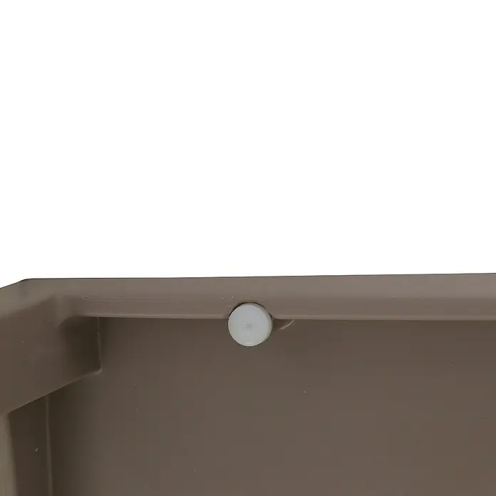 Siena Garden Urban Lights Gartenmöbel-Set Lane Sessel/Sola Tisch - 3 -tlg., Polypropylen, Taupe/Anthrazit, 80 x 80 cm - Nahaufnahme einer braunen Kunststoffbox mit einem weißen Stopper. Ideal zur Aufbewahrung und Organisation.