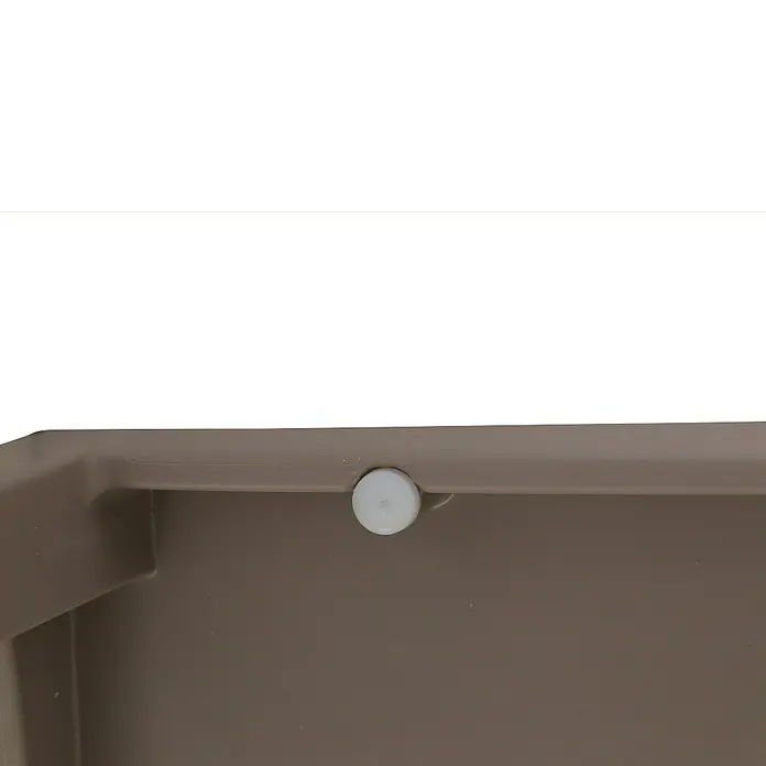 Siena Garden Urban Lights Gartenmöbel-Set Square Sessel/SolaTisch - 3 -tlg., Polypropylen, Taupe/Anthrazit, 65 x 65 cm - Detailaufnahme eines braunen Behälters mit einem weißen runden Verschluss, der ein praktisches Designelement hervorhebt.