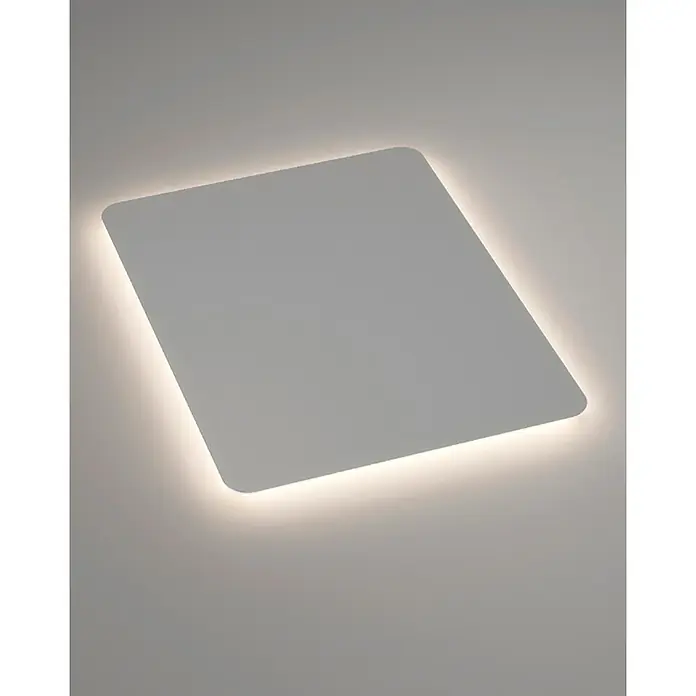 LedImex Espejo con luz Dinamarca - 80 x 80 cm - Primer plano de una lámpara de pared cuadrada moderna que emite un brillo suave e indirecto, ideal para crear una iluminación ambiental.