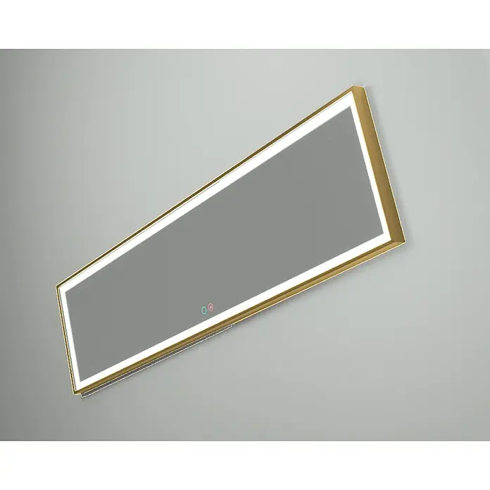 LedImex Espejo con luz New York - 40 x 160 cm, Sensor, Función antivaho, Oro - Primer plano de un espejo rectangular iluminado con LED y marco dorado montado en una pared gris.