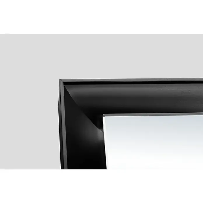 LedImex Espejo con luz California - 120 x 80 cm, Sensor, Función antivaho, Negro - Primer plano de un elegante espejo negro con marco ancho. El diseño elegante del espejo complementa los espacios de vida modernos.