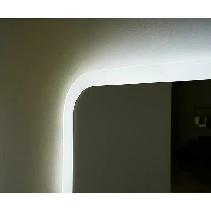 LedImex Espejo con luz Praga - 70 x 80 cm, Sensor, Función antivaho - Primer plano de un espejo de baño iluminado con LED, destacando su diseño moderno y funcionalidad.